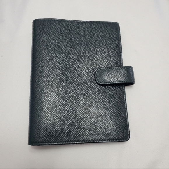 Louis Vuitton Accessories - Authentic Vintage Louis Vuitton Taiga Leather Medium Agenda MM Green Epicea
